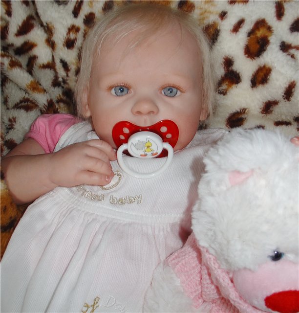 Моя царевна-несмеяна. Малышка-реборн из молда Gracie от Anne Timmerman | Бэйбики Моя царевна-несмеяна. Малышка-реборн из молда Gracie от Anne Timmerman (фото 4)