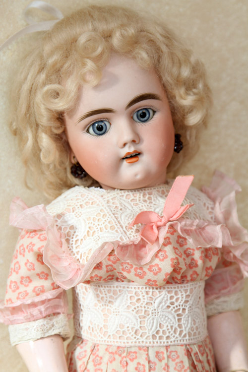 Я верю, что счастье сильнее смерти... Немного о куклах Генриха Хандверка