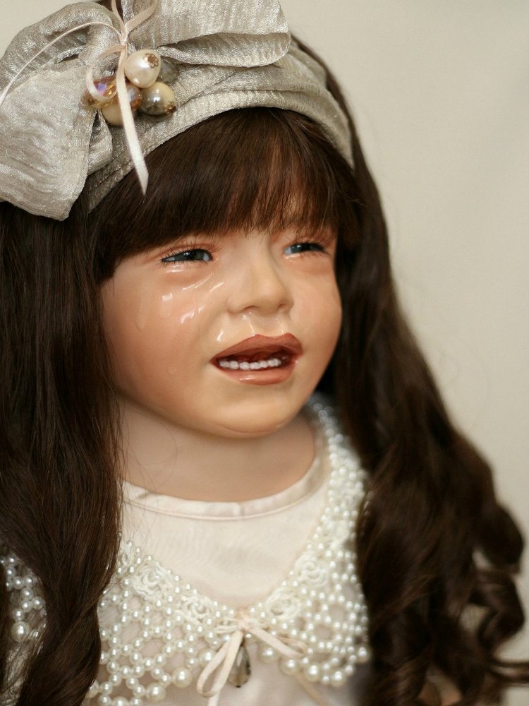 Девочка, которая все время плачет или авторская кукла Сюзан Липл (Susan Lippl)