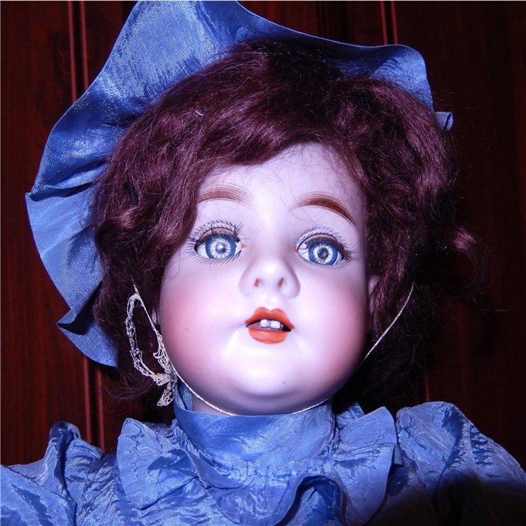 "Королева, ах, королева!" или Подскажите, знатоки антикварок, что в ней королевского