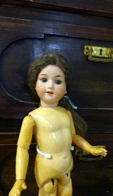 Я называла её Ася. Armand Marseille