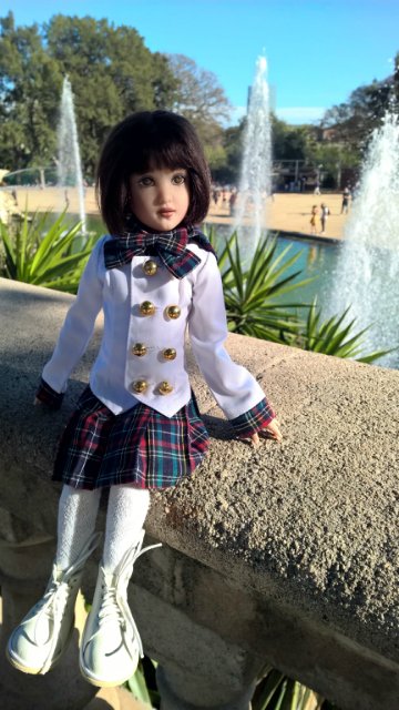 Поезд в Барселону дремлет, или, Мне ещё три платья надеть осталось