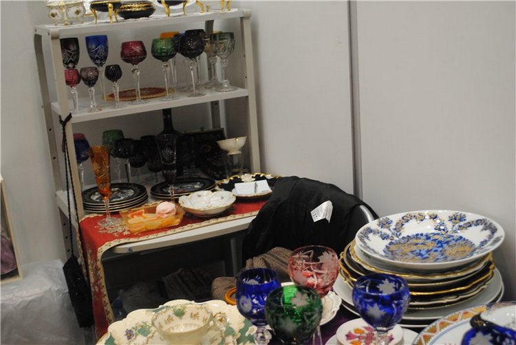 На Тишинку мы пошли – там сокровища нашли. Взгляд на «Блошиный рынок» со второго этажа | Бэйбики На Тишинку мы пошли – там сокровища нашли. Взгляд на «Блошиный рынок» со второго этажа