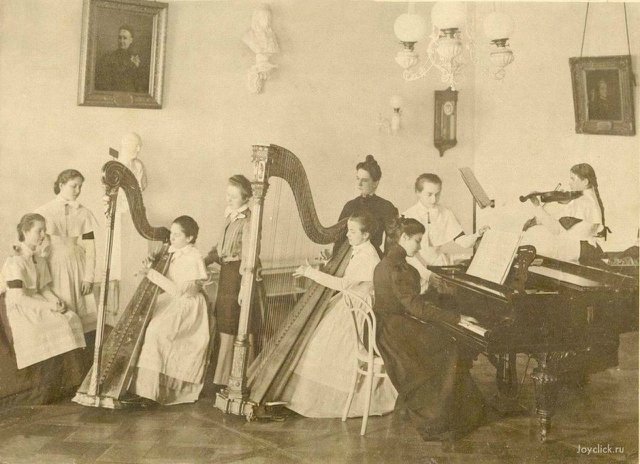 Ко Дню знаний. Из истории женского образования в России