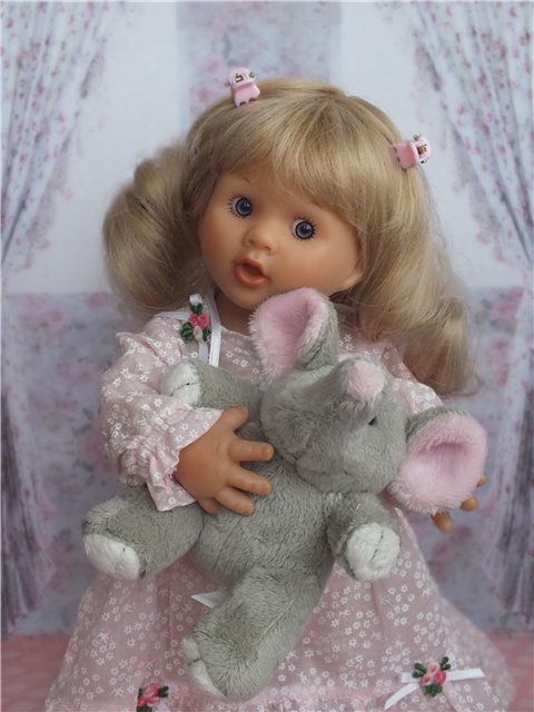 Малышка Аннализа, девочка со слоником от Розмари Мюллер