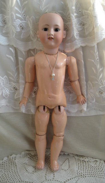 Я верю, что счастье сильнее смерти... Немного о куклах Генриха Хандверка