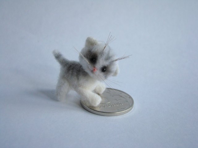 Котёнок Пушинка. Авторская игрушка валянием из шерсти Ольги Чернухо