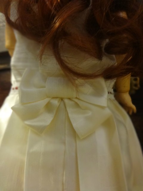 Задумчивая, скромная, тихая и строгая. Armand Marseille