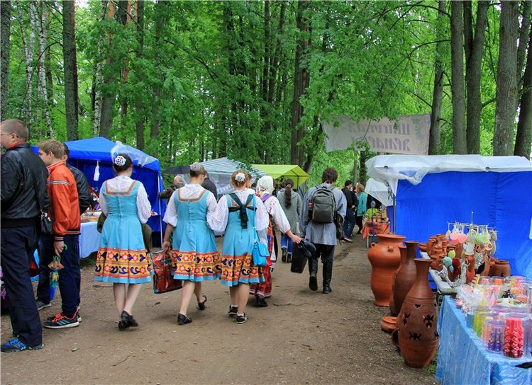 Троицкие гуляния у деревни Василёво, часть вторая. Архитектурно-этнографический музей под открытым небом "Василёво"