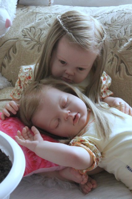 Сестенки Арианночки. Куколки реборн Виктории Вишни