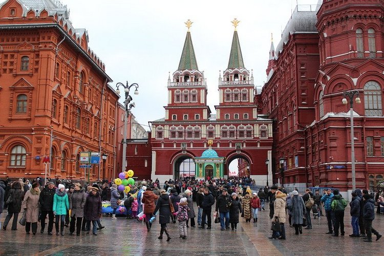 Москва. Куклы Gloob Face - Шерри, Сьюзи, Натуся и их подружка (фото 2)