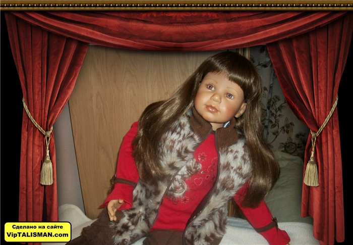 Новый наряд Мелани и фотосессия в красно-коричневых тонах