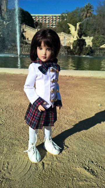 Поезд в Барселону дремлет, или, Мне ещё три платья надеть осталось