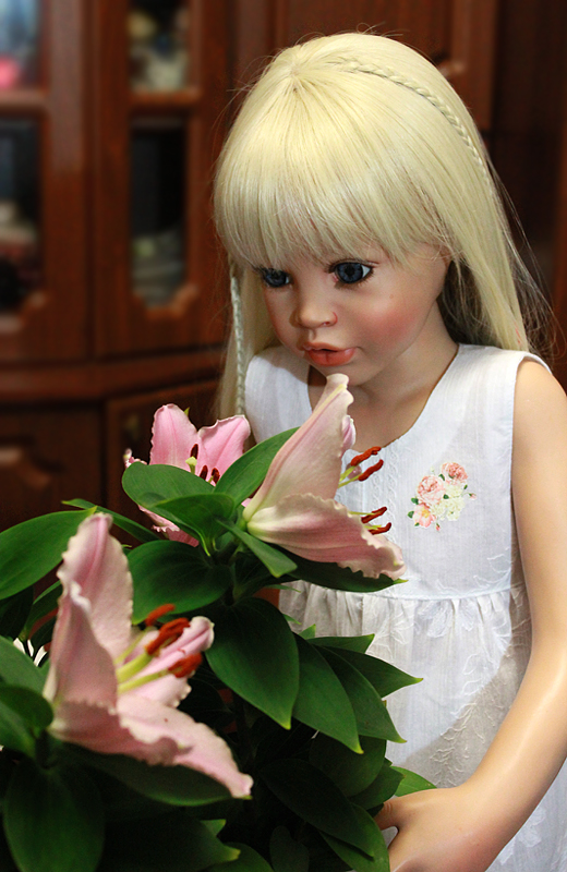 Портрет с лилиями — Куклы Susan Lippl (Сьюзан Липпл): MasterPiece (фото 5)