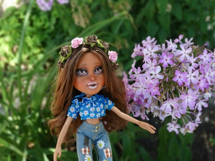 Мои девочки (перерисованные Братц 2015) вышли на улицу