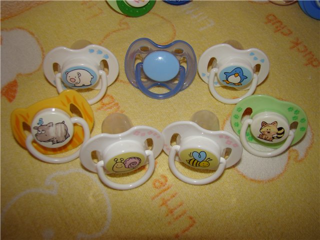 Соски-пустышки и малышки, которые их сосут (фото 3)