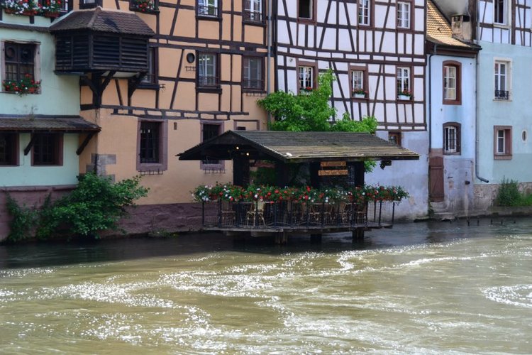 Очарование стринных французских городов