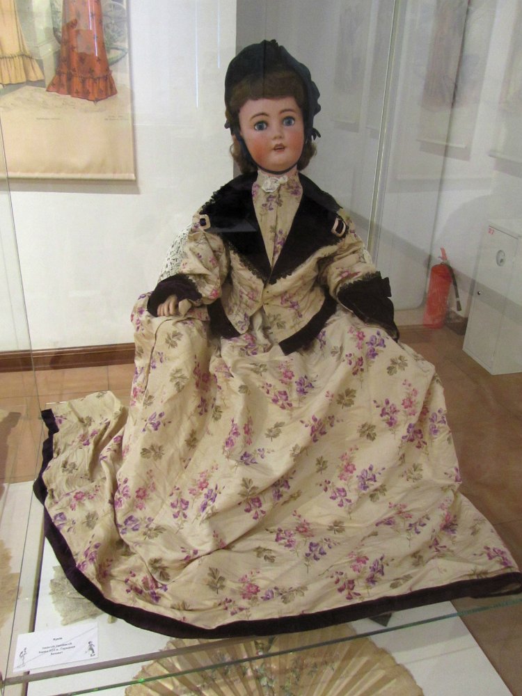 «Мода по-взрослому. Истории из кукольного гардероба» - выставка в Музее-заповеднике «Царицыно» - продолжение - 6-ой зал.