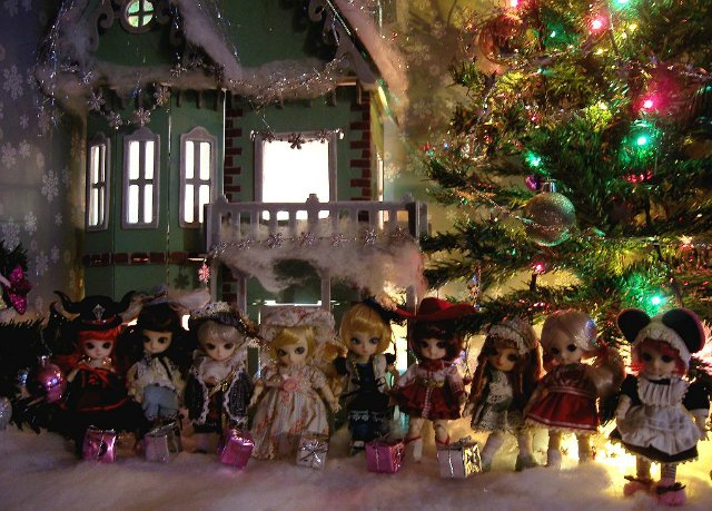 Новогодняя декорация с куколками Ai (фото 7)
