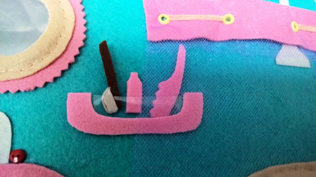 Кукла под подушкой, мамина любовь и кукольный домик-книжка для куклы из фетра | Бэйбики Кукла под подушкой, мамина любовь и кукольный домик-книжка для куклы из фетра