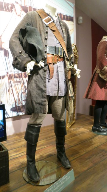 Как за неприметным фасадом может скрыватся просто удивительный Клондайк!!! Или "Это я удачно зашел!!!!!"