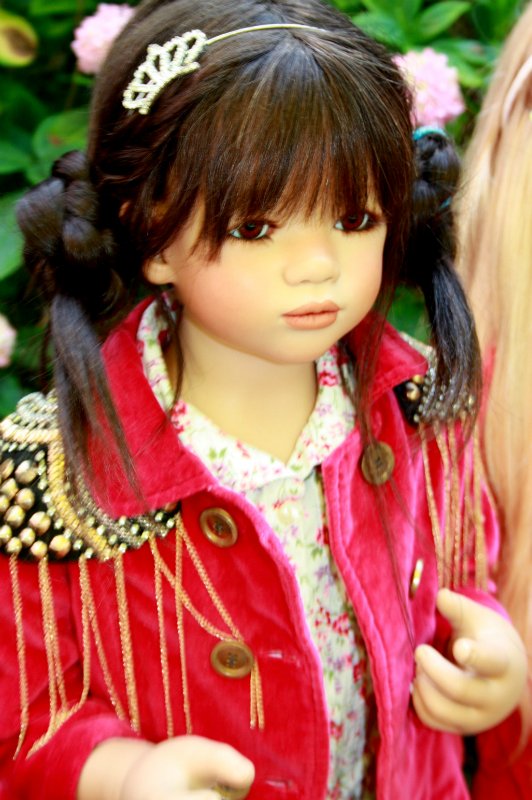 Солнечный денек в саду. Часть третья - Лилит и Анна Лу