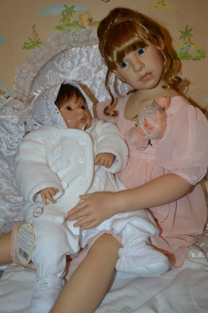 А у Гвэн появилась сестренка (или братик)