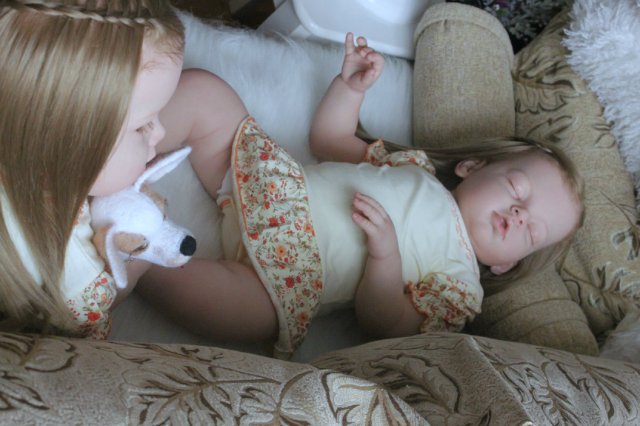 Сестенки Арианночки. Куколки реборн Виктории Вишни (фото 9)