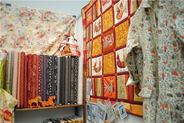 Выставка на Тишинке "Атмосфера творчества". Октябрь 2014. Бусинка к бусинке - получаются бусики! Кружево для антикварных