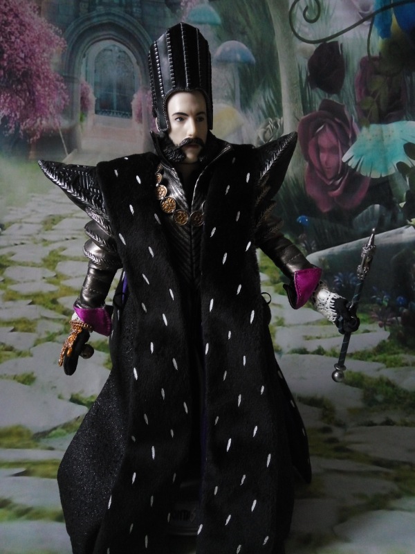 Моя колекция кукол ч1. Куклы Принцессы Диснея Алиса в зазеркалье и Золушка, Малефисента (фото 2)