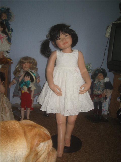 Виниловая азиаточка от Сюзан Липпл