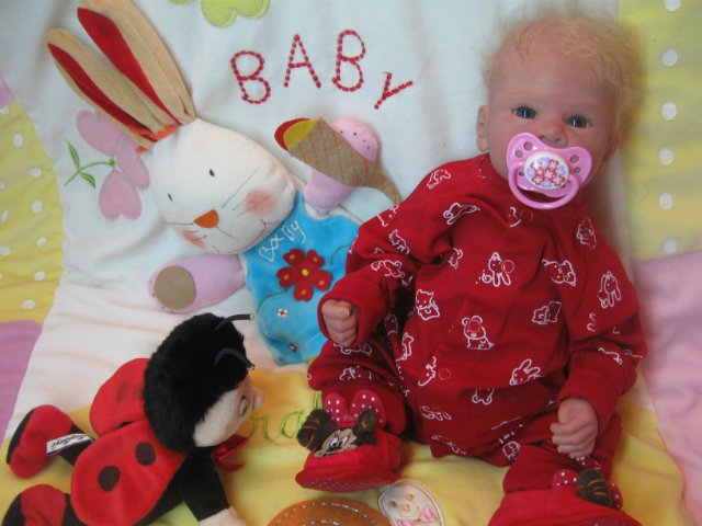 Мои малышки и их красивые няньки (фото 10)