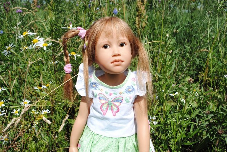 Летняя прогулка милой девочки Паулы Heidi Plusczok