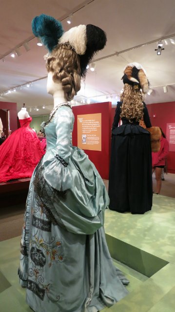 Как за неприметным фасадом может скрыватся просто удивительный Клондайк!!! Или "Это я удачно зашел!!!!!"