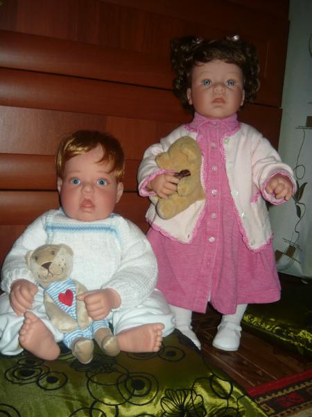 Хотим представиться! "Playing mommy" от Lee Middleton