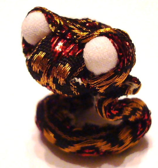 Игрушка-змеюшка на кукольную елку (фото 6)