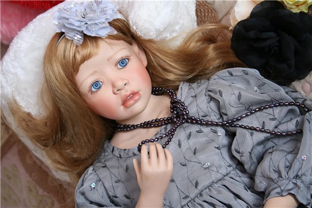 Чёрное или белое? Милли от Christine Orange