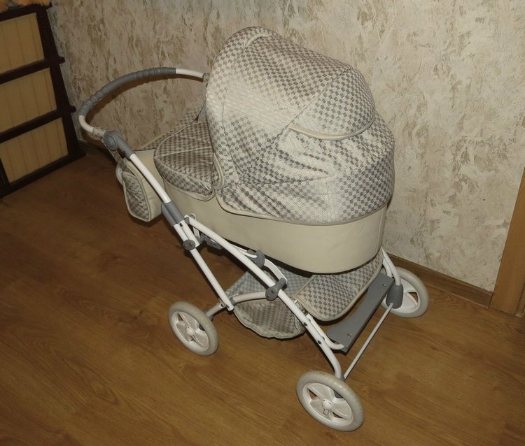 Выбор коляски для игровой куклы