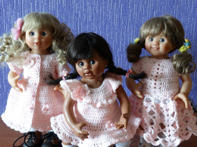 Розовые цветы или вязаные платья для любимых кукол (фото 2)