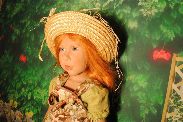 Мы купили два билета - уезжаем завтра в лето