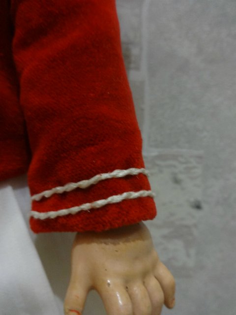 Энн озорная, забавная, любознательная малышка