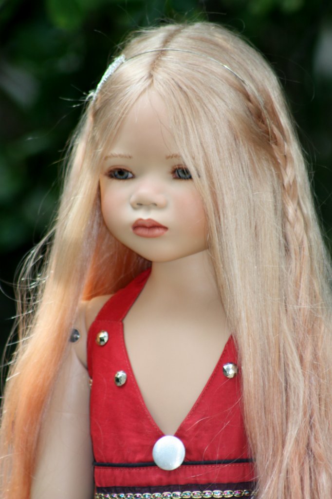 Солнечный денек в саду. Часть вторая - три подружки