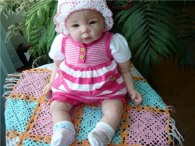 Наш новый пледик,а заодно и малышка на пледике (фото 7)