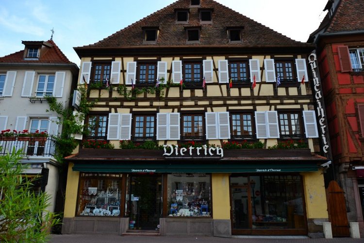 Очарование стринных французских городов