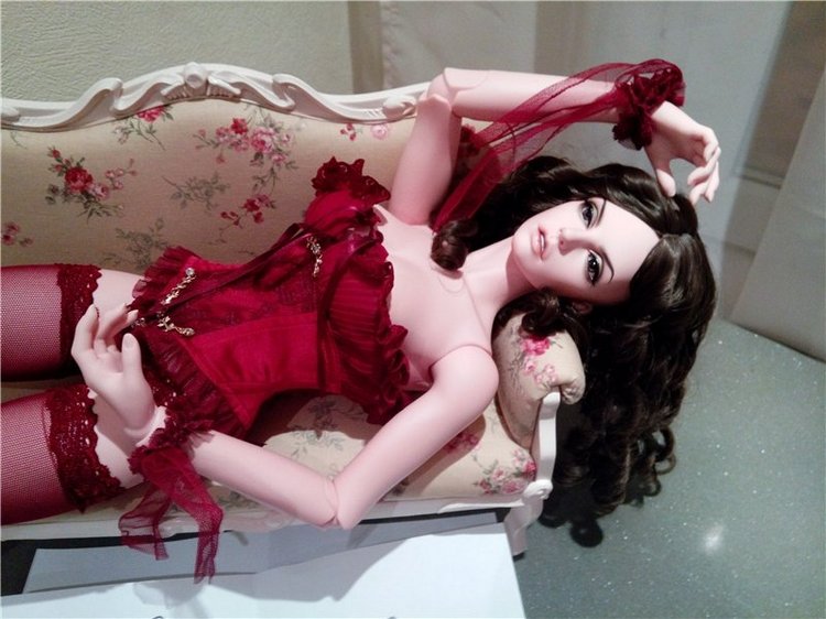 Iplehouse Carina VS Pamela. Кто на свете всех милее (фото 6)