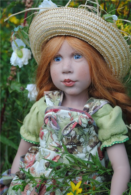 Мы купили два билета - уезжаем завтра в лето