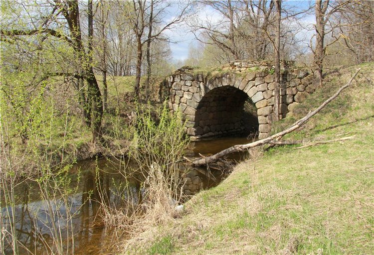 На водопад с Райли. Riley от автора Helen Kish