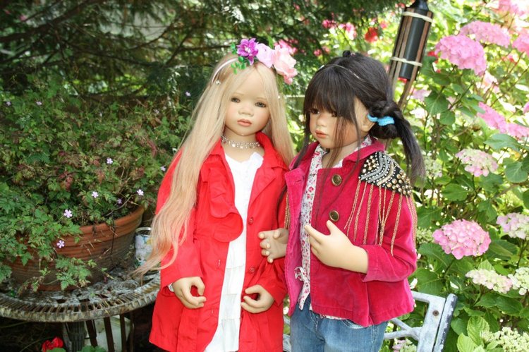 Солнечный денек в саду. Часть третья - Лилит и Анна Лу