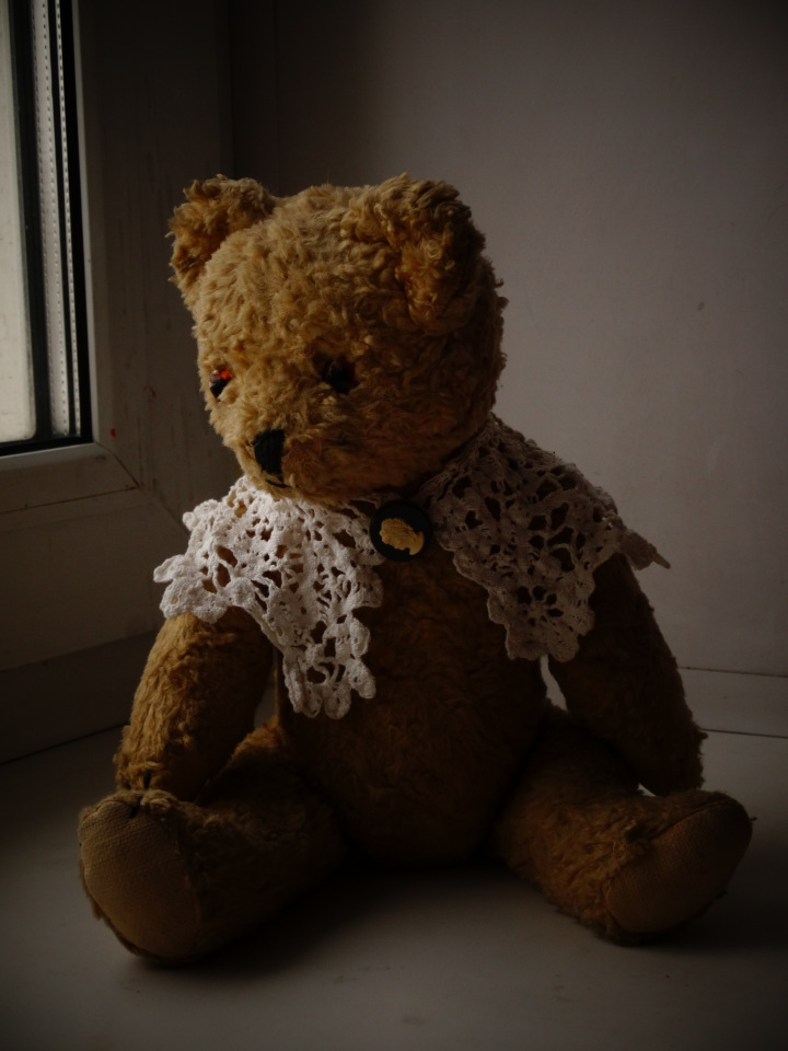 Одинокий мишка — Игрушки СССР и советского детства: резиновые