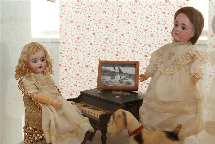 Коньки и куклы. Последний лед весны. Антикварная выставка. Москва, 2015 Коньки и куклы. Последний лед весны. Антикварная выставка. Москва, 2015